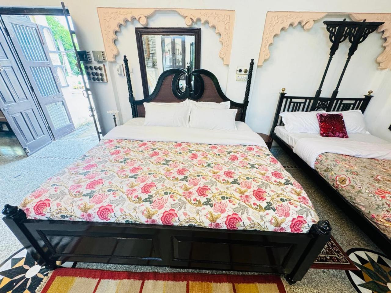 Lasani House *
